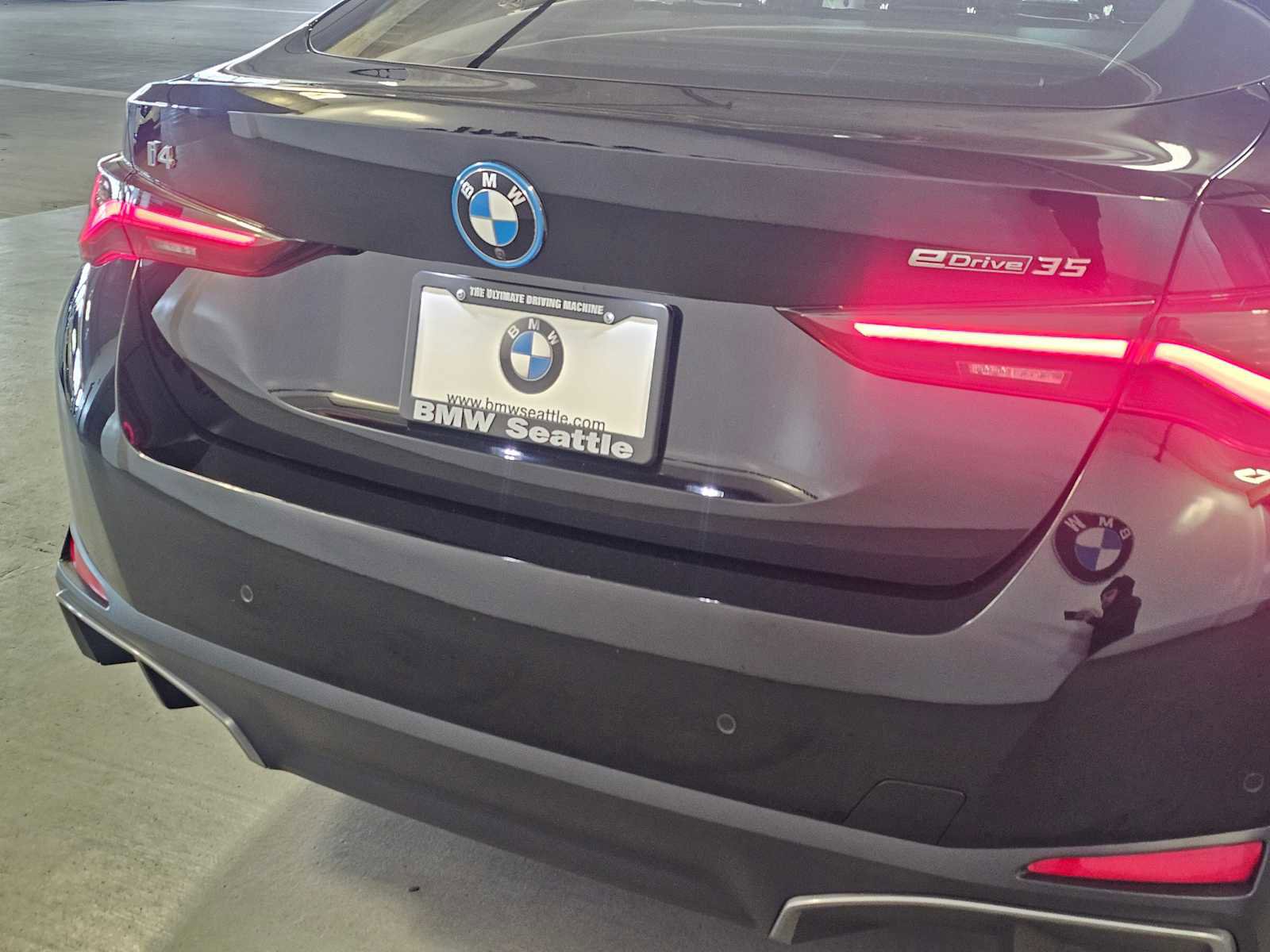 Used 2023 BMW i4 eDrive35 w/ Premium Package image 7