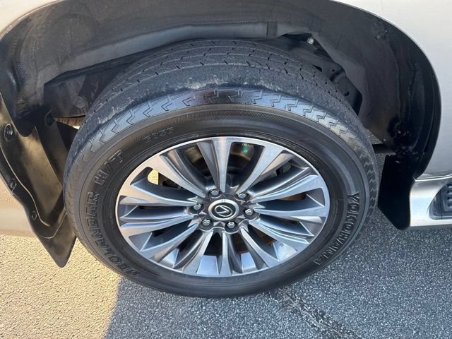 Used 2022 Lexus GX 460 Luxury w/ Accessory Package AWD/4WD image 15