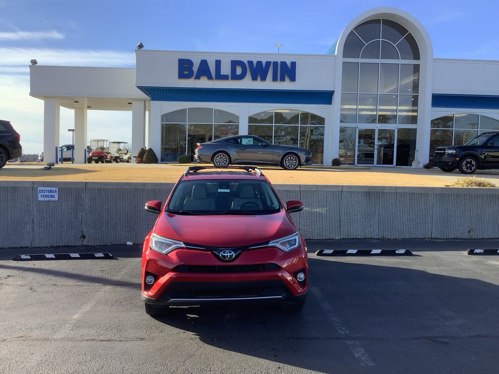 Used 2017 Toyota RAV4 Limited image 2