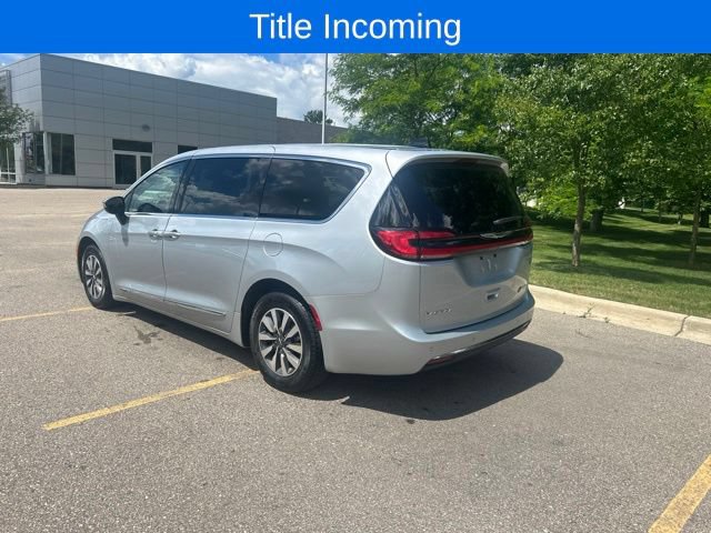 Used 2023 Chrysler Pacifica Limited FWD image 4