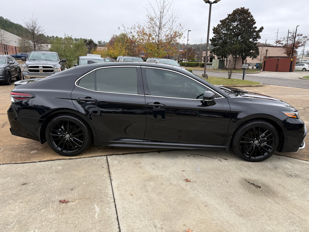 Used 2023 Toyota Camry XSE image 6
