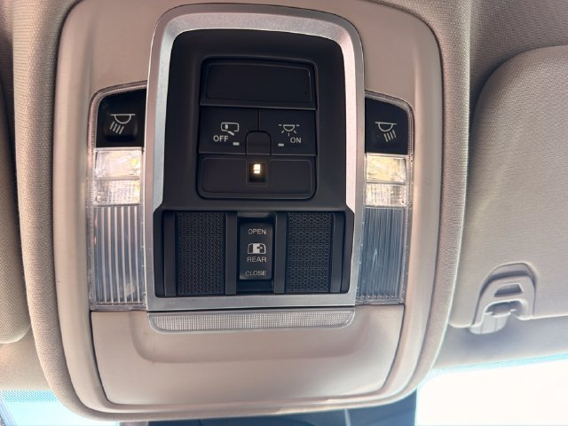 Used 2022 RAM 1500 Laramie AWD/4WD image 30