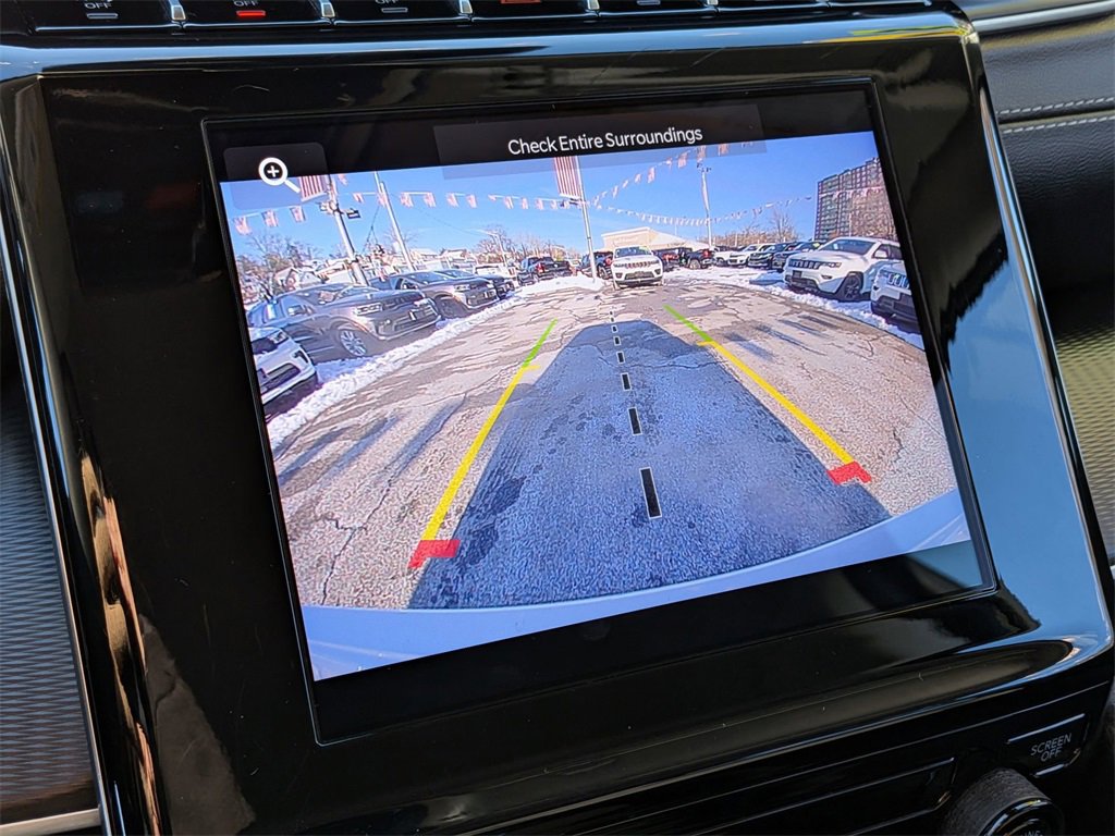 Used 2024 Jeep Grand Cherokee Laredo image 18