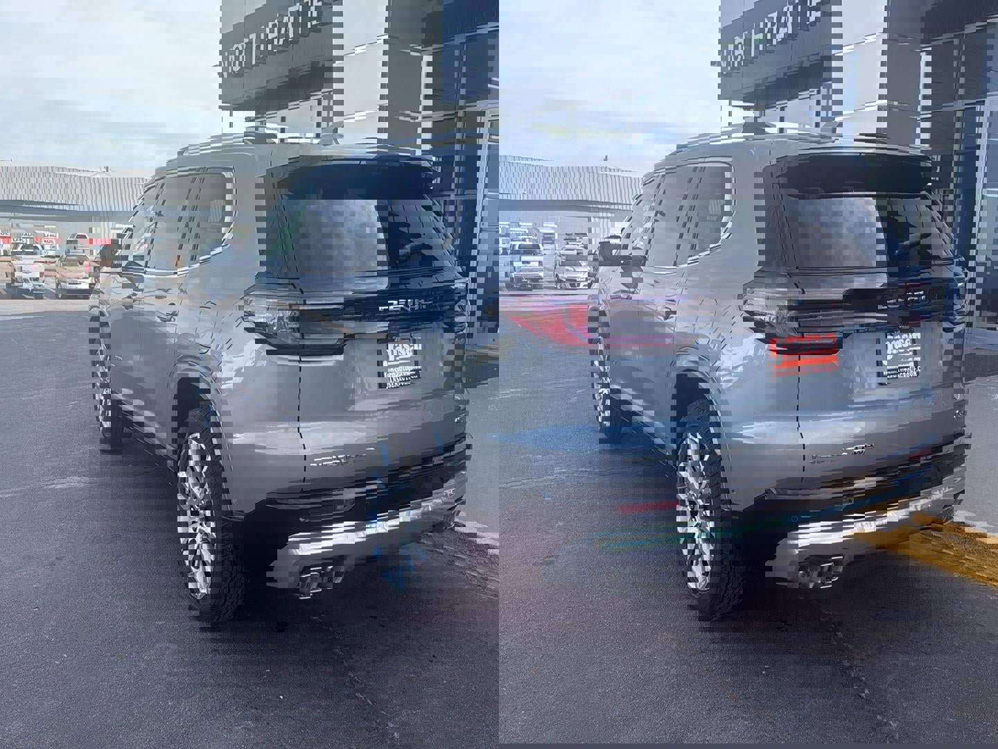 New 2026 GMC Acadia Denali w/ Super Cruise Package image 2