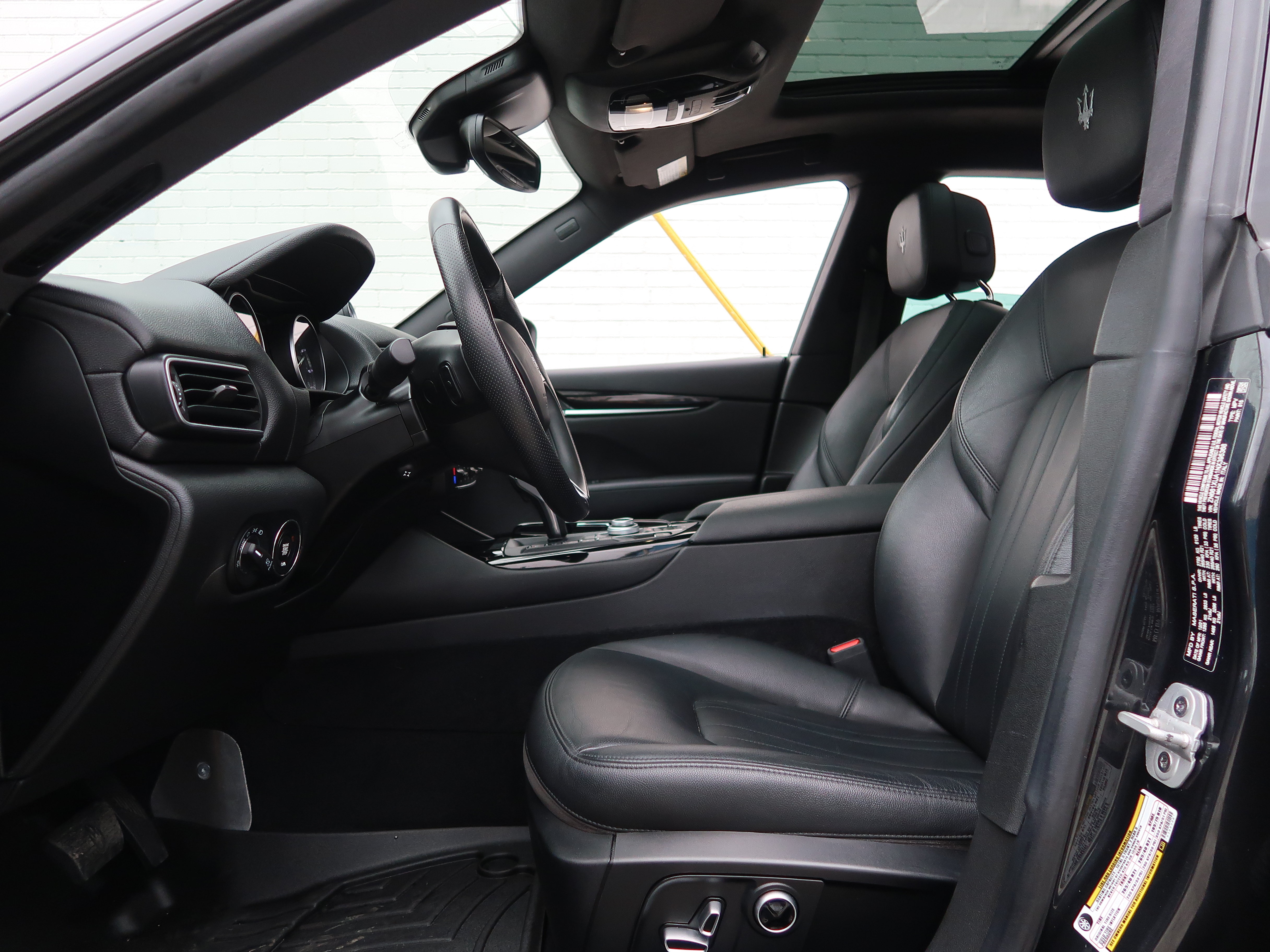 Used 2022 Maserati Levante GT AWD/4WD image 33
