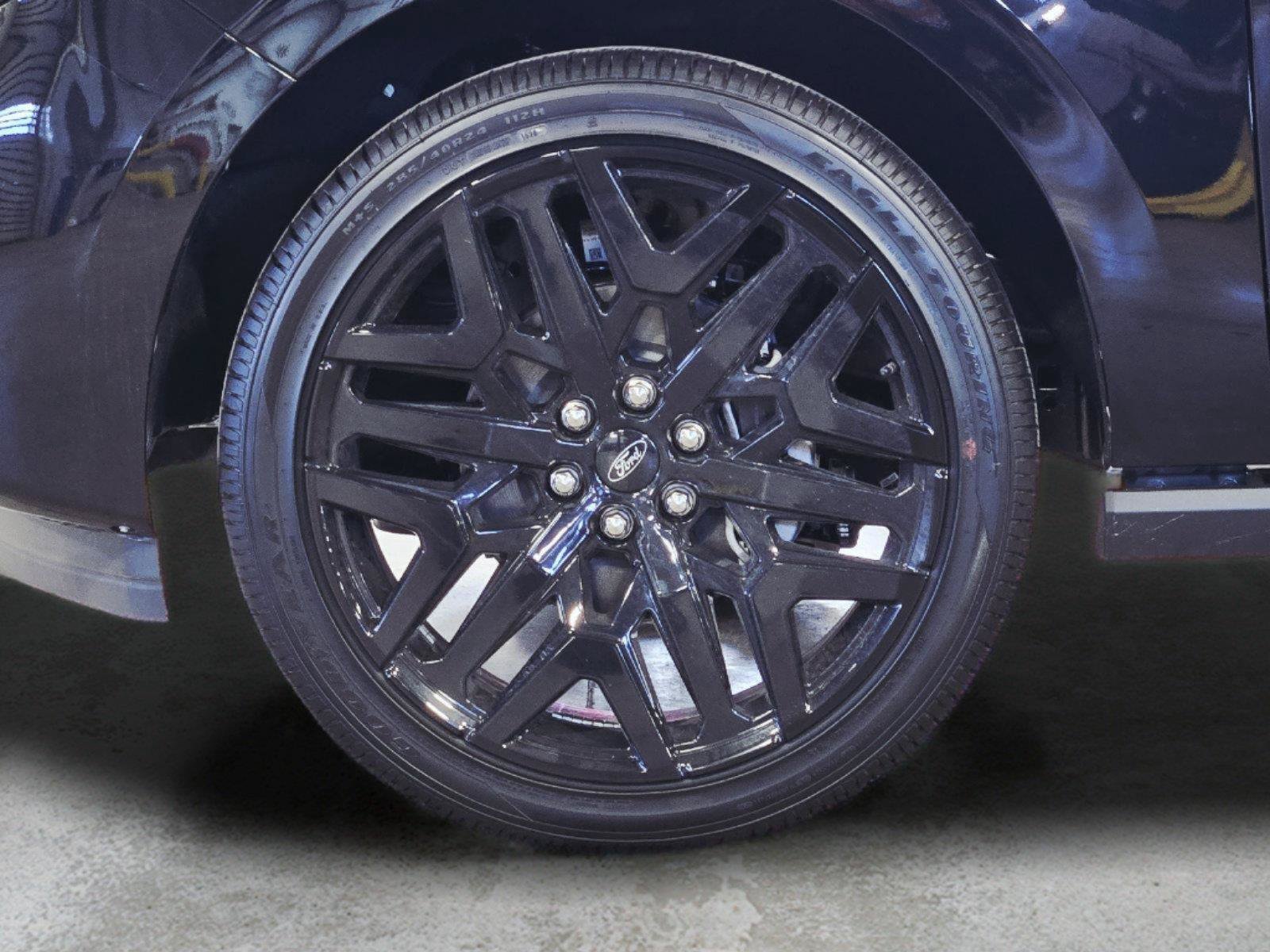 New 2026 Ford Expedition Max Platinum w/ Stealth Performance Package AWD/4WD image 11