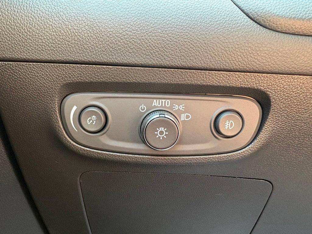 Used 2023 Buick Encore GX Select w/ Sport Touring Package FWD image 18
