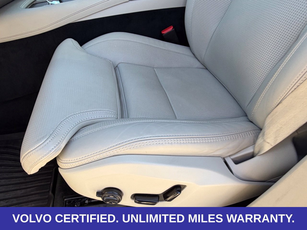 Certified 2025 Volvo XC90 T8 Ultra w/ Protection Package Premier AWD/4WD image 34