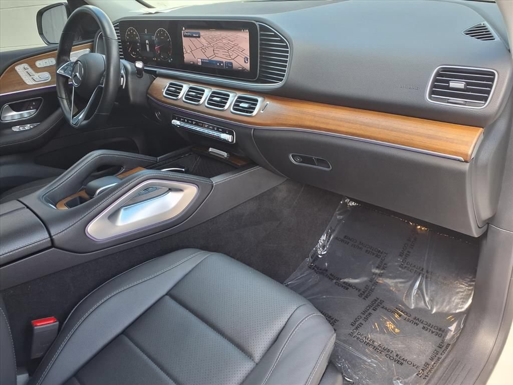 Used 2025 Mercedes-Benz GLE 350 4MATIC w/ Winter Package image 8