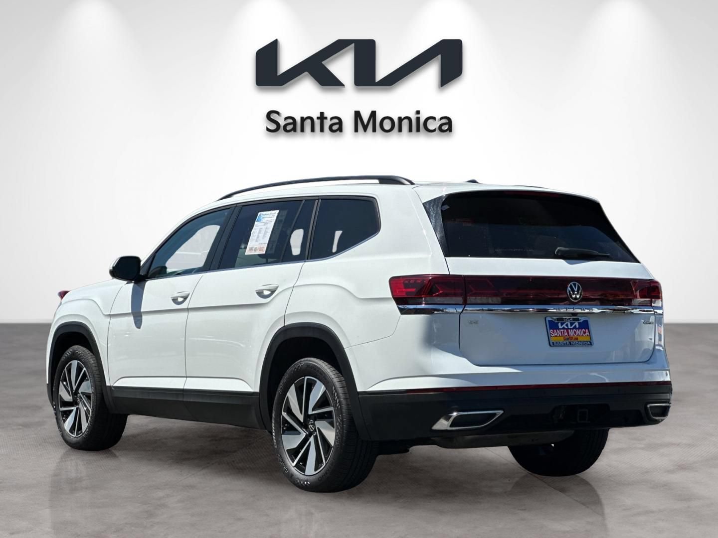 Used 2024 Volkswagen Atlas SE AWD/4WD image 4