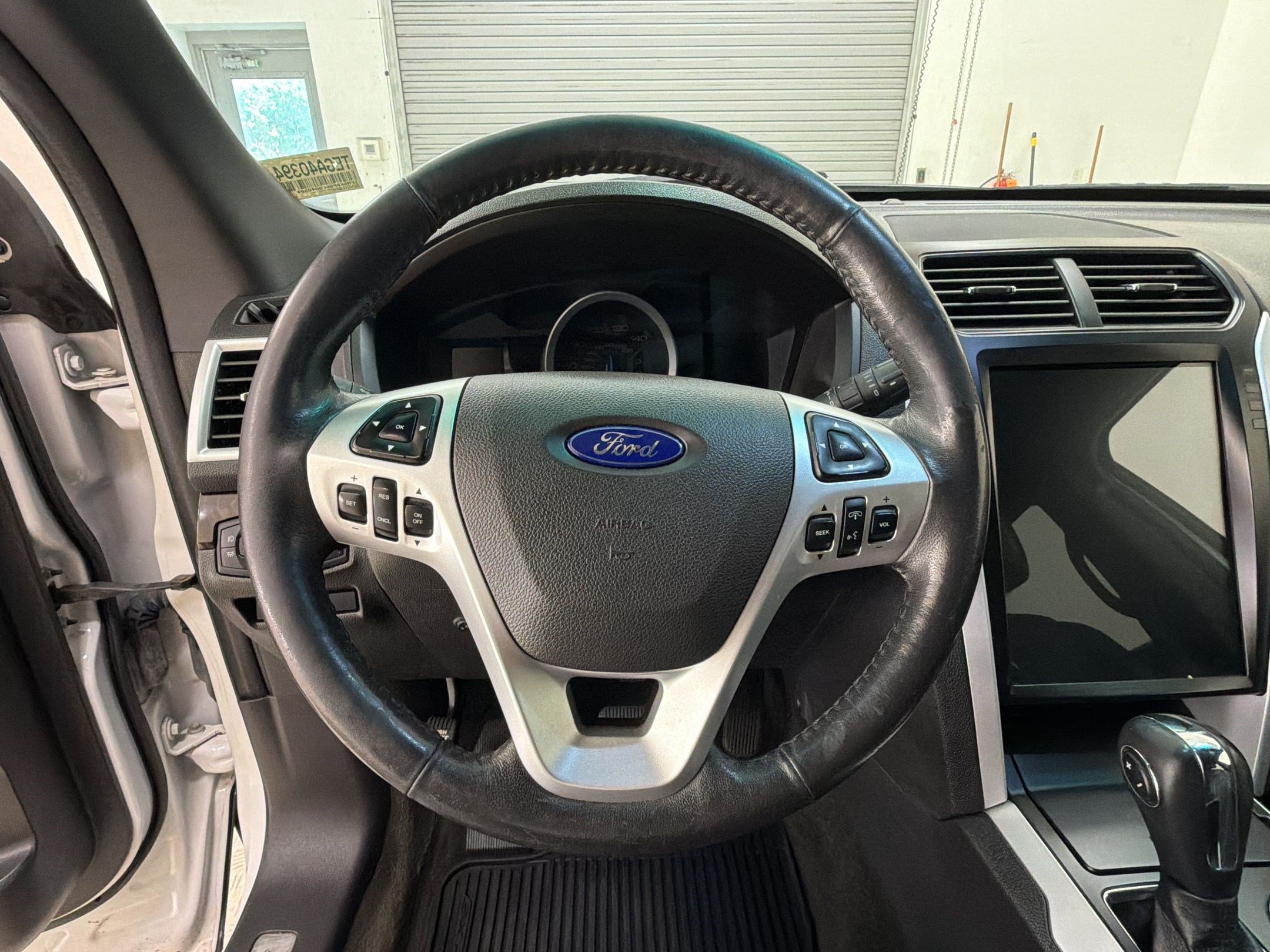 Used 2014 Ford Explorer Limited w/ Equipment Group 301A AWD/4WD image 29