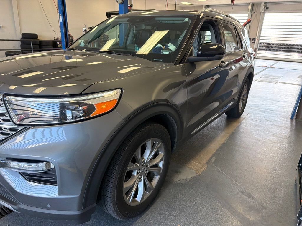 Used 2023 Ford Explorer Limited w/ Limited Technology Package AWD/4WD image 4