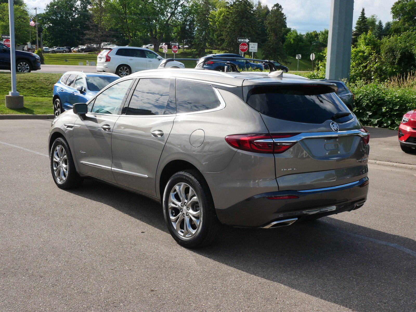 Used 2019 Buick Enclave Avenir w/ Avenir Technology Package AWD/4WD image 5