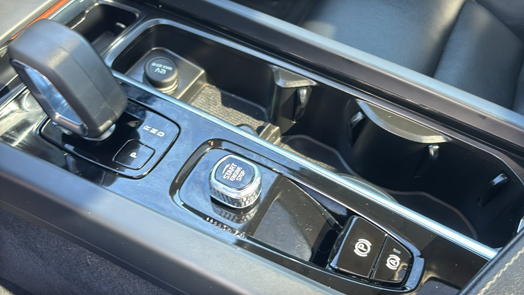 Certified 2024 Volvo S60 B5 Plus AWD/4WD image 22