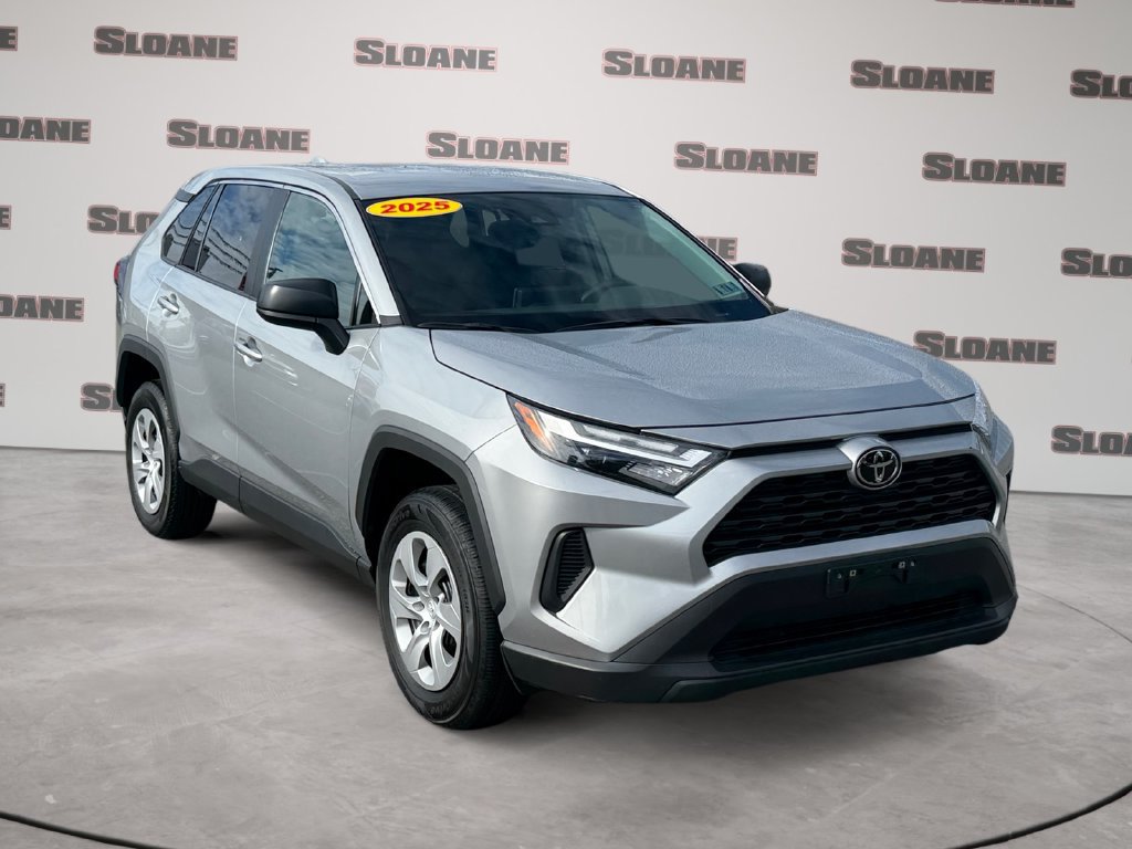 Used 2025 Toyota RAV4 LE AWD/4WD image 7