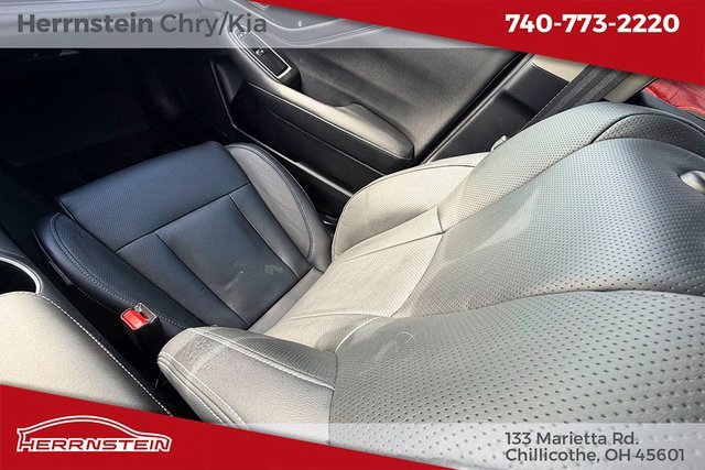 Used 2023 Subaru Outback Touring image 11