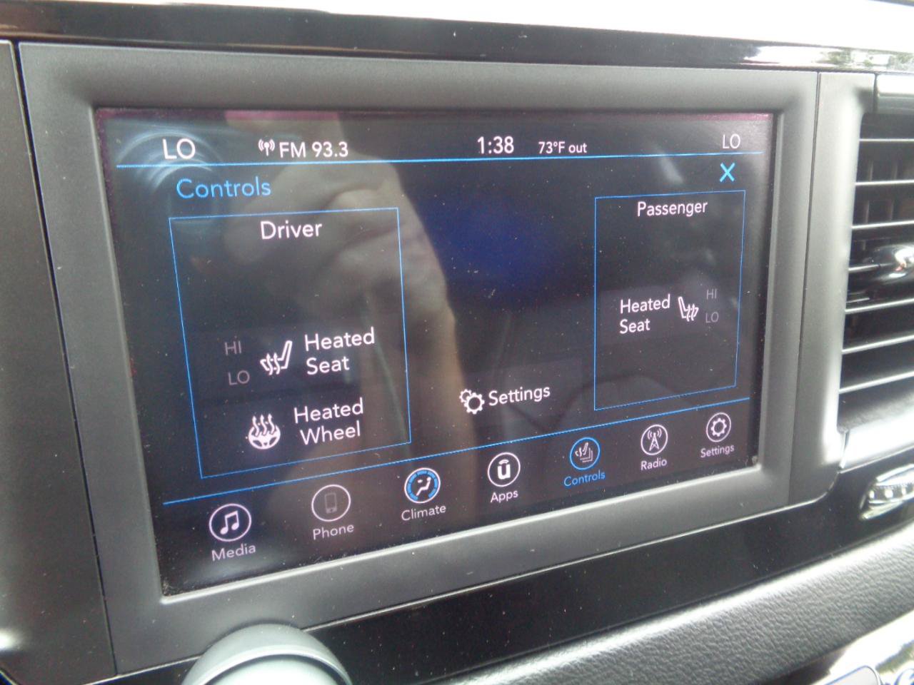 Used 2020 Chrysler Pacifica Touring-L FWD image 33
