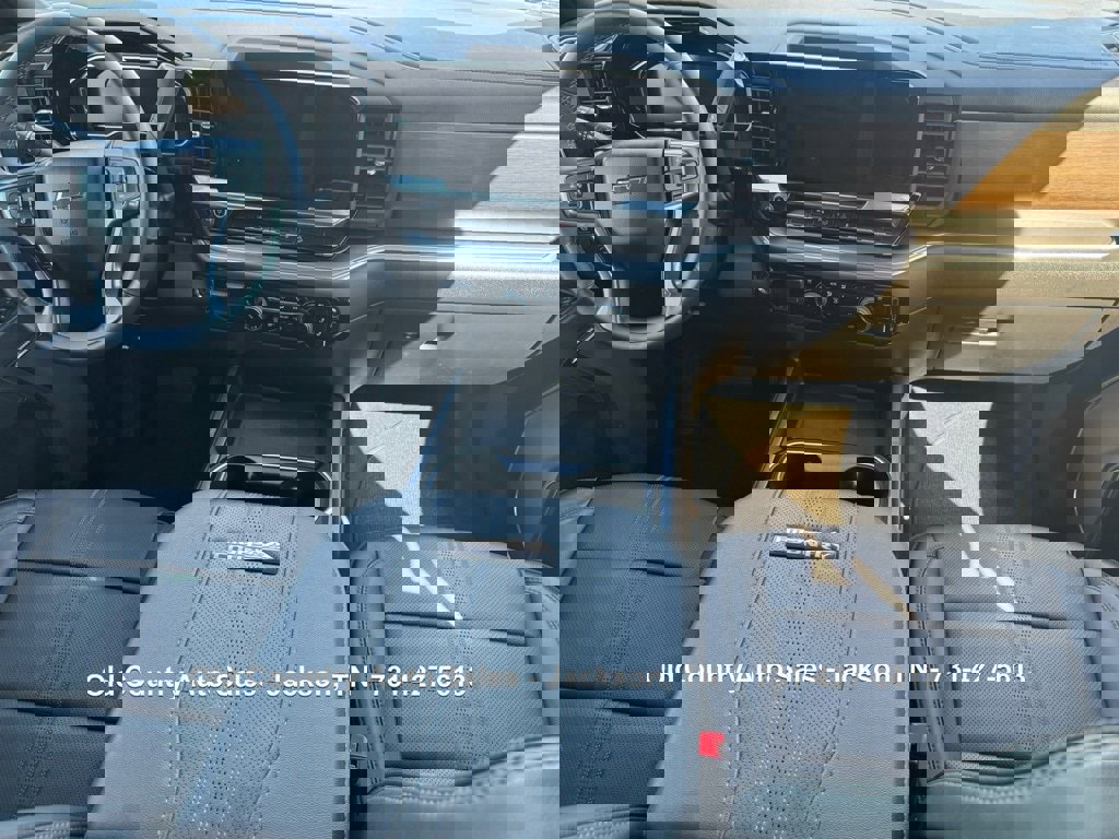 Used 2025 Chevrolet Silverado 2500 High Country w/ Midnight Edition image 45