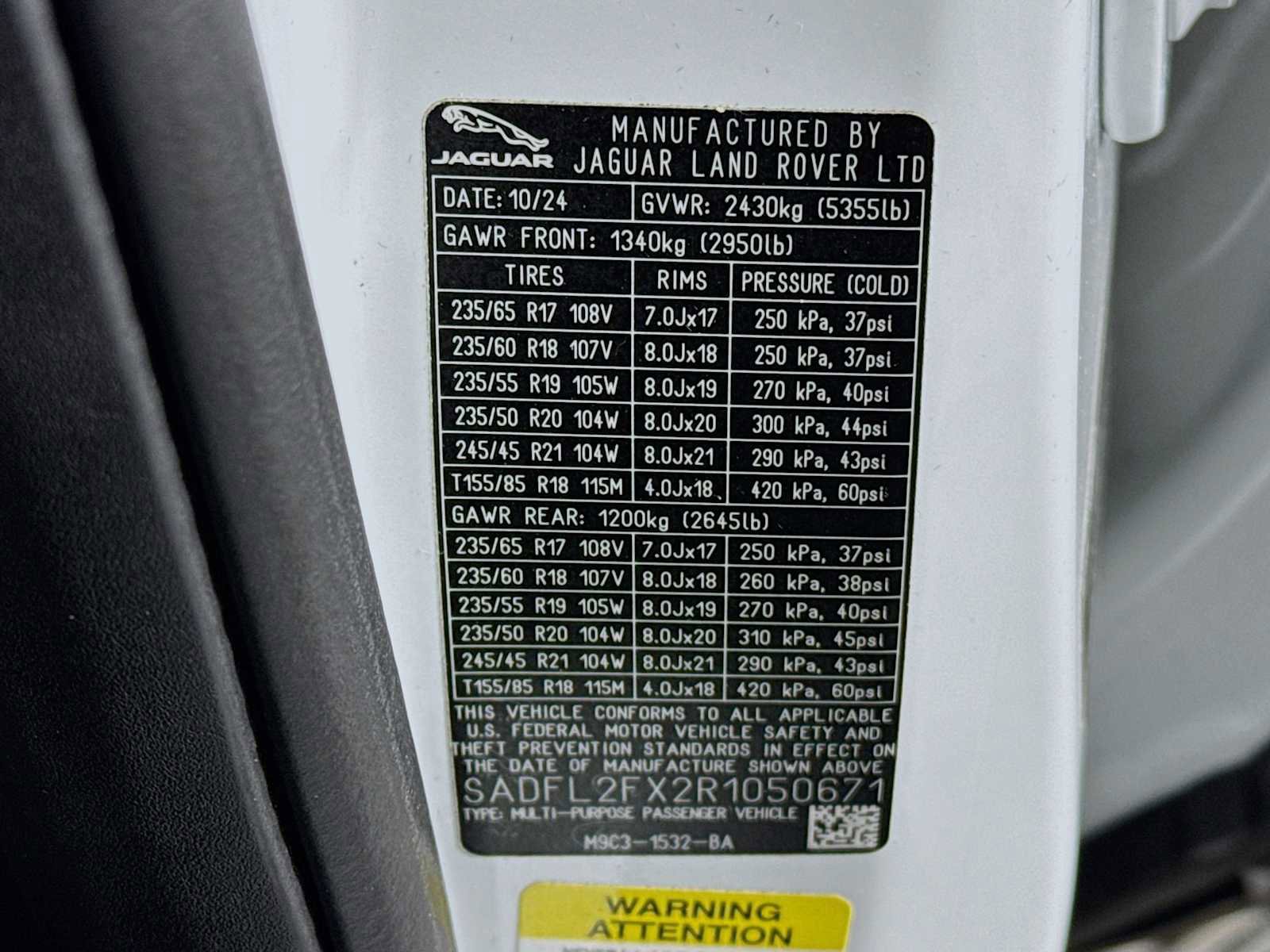 Used 2024 Jaguar E-PACE R-Dynamic SE image 31