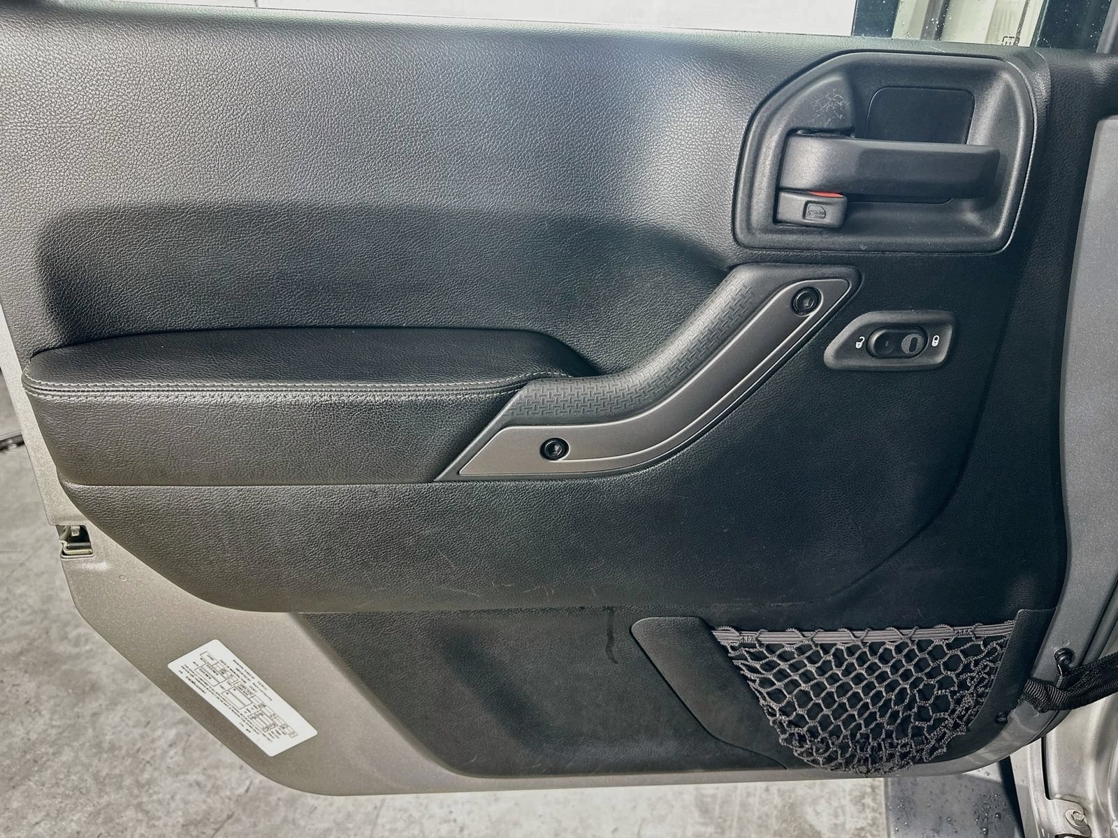 Used 2018 Jeep Wrangler Unlimited Sahara AWD/4WD image 15