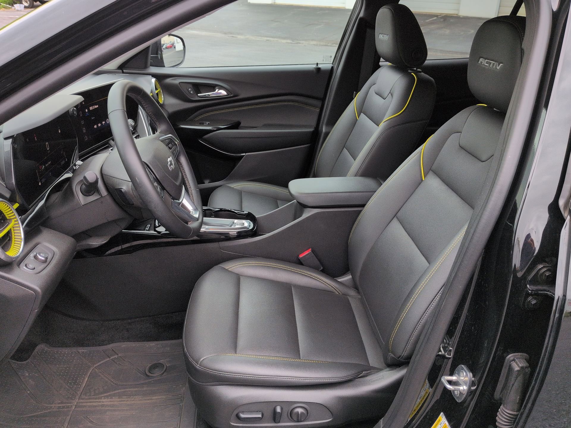 Certified 2024 Chevrolet Trax ACTIV w/ Sunroof Package FWD image 19