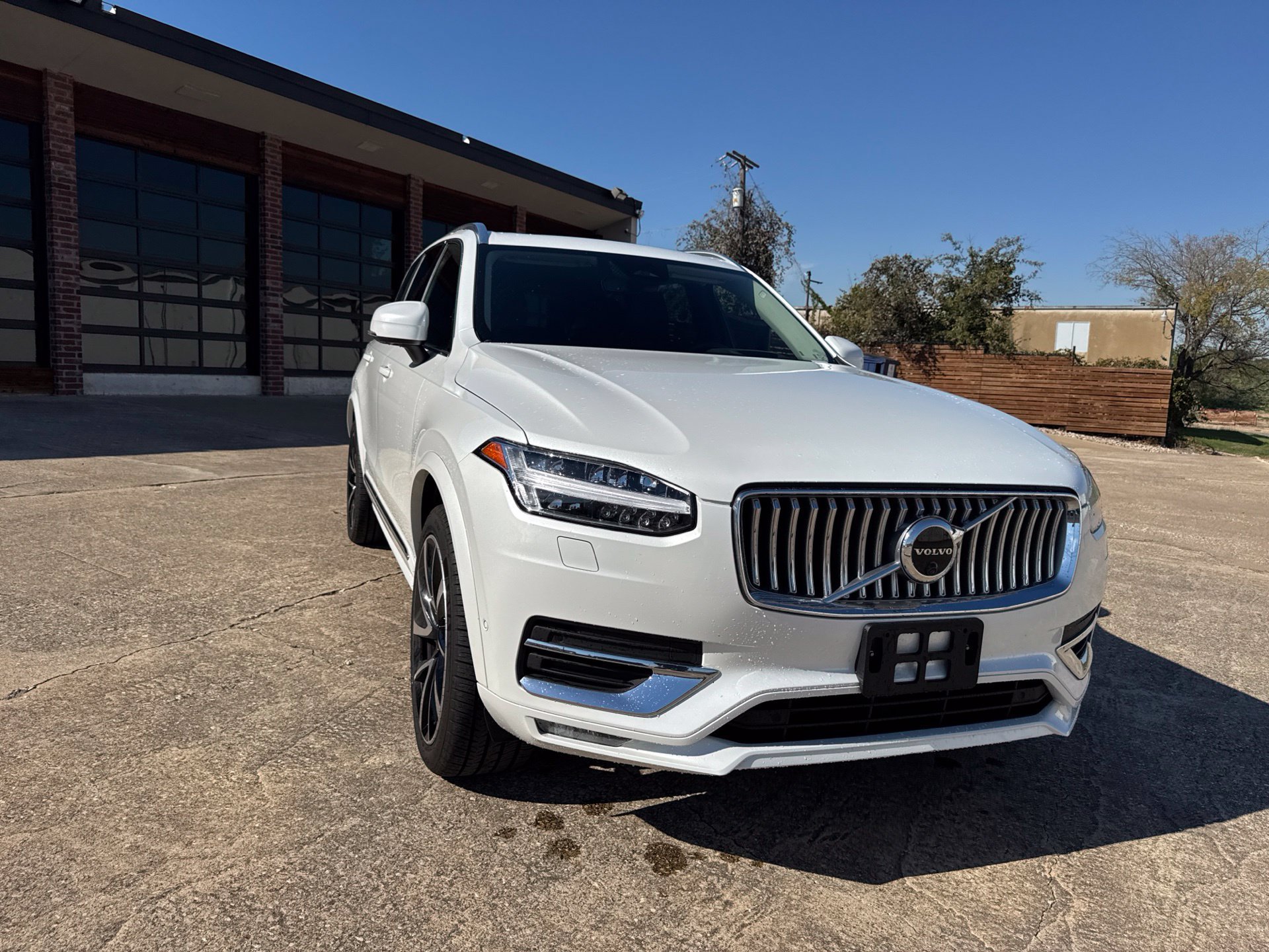 Used 2023 Volvo XC90 B5 Plus w/ Protection Package Premier AWD/4WD image 3
