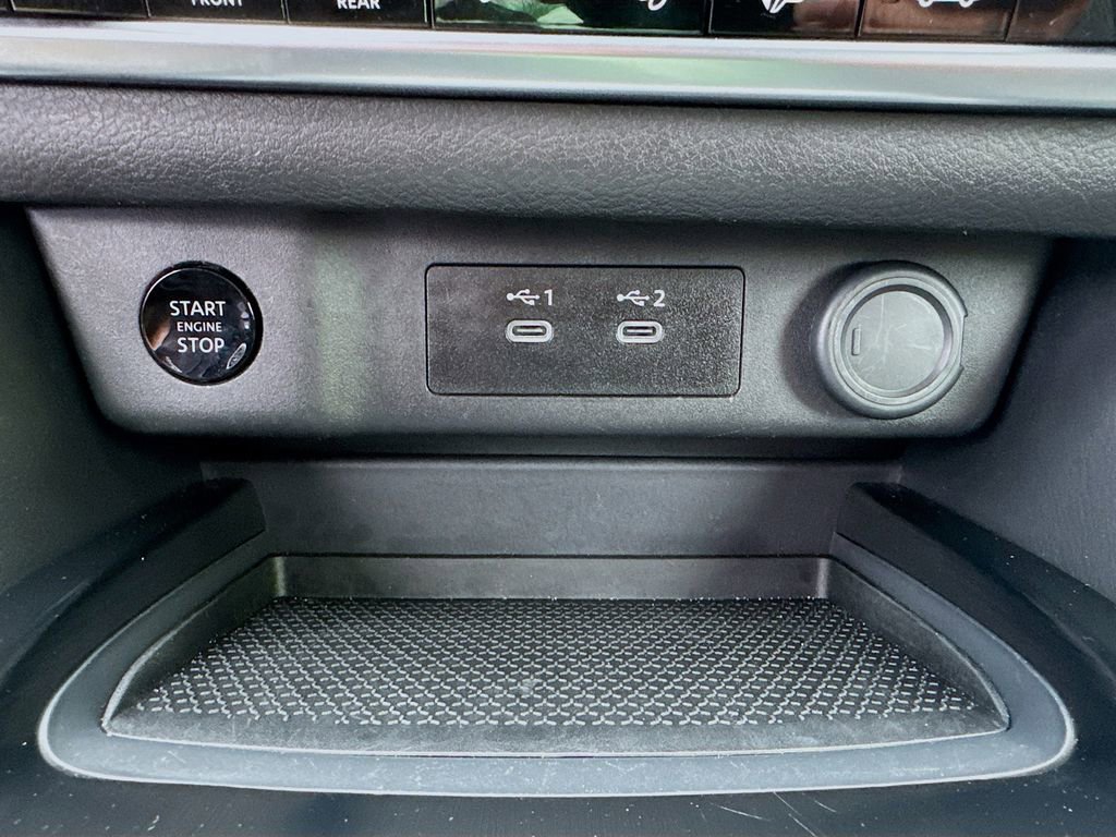 Certified 2025 Nissan Rogue SV FWD image 25