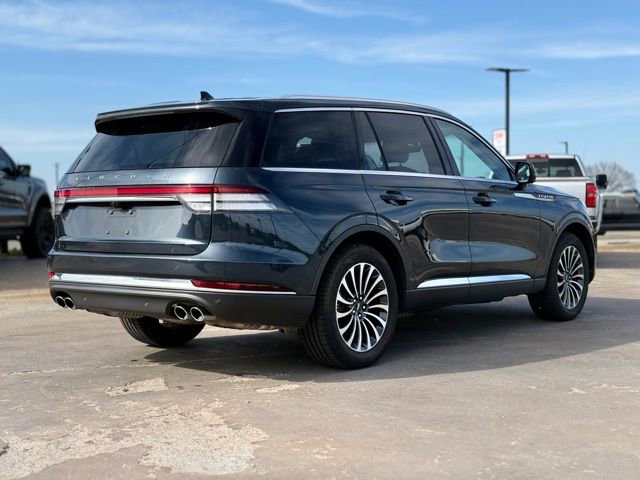Used 2022 Lincoln Aviator Reserve w/ Equipment Group 201A AWD/4WD image 2