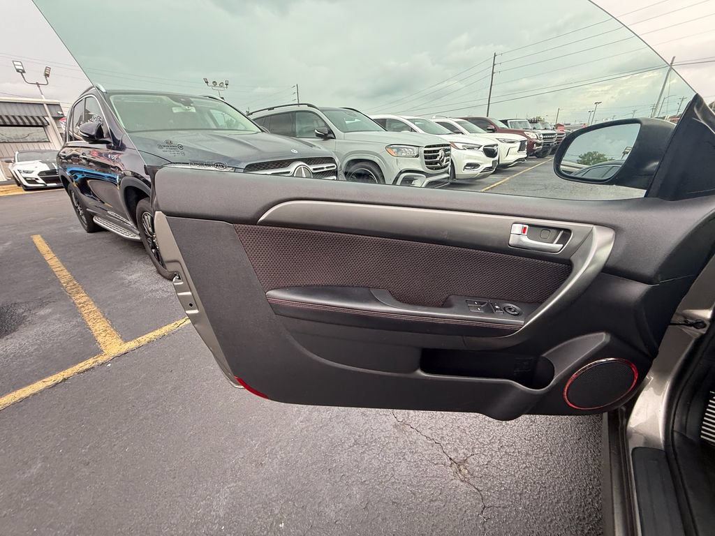 Used 2010 Kia Forte Koup SX FWD image 10