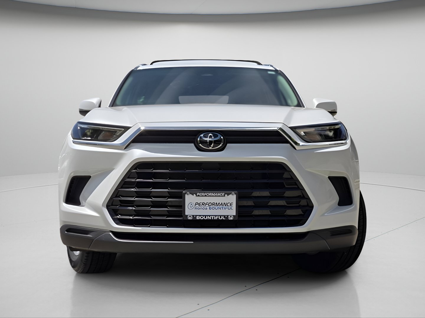 Used 2024 Toyota Grand Highlander AWD image 3
