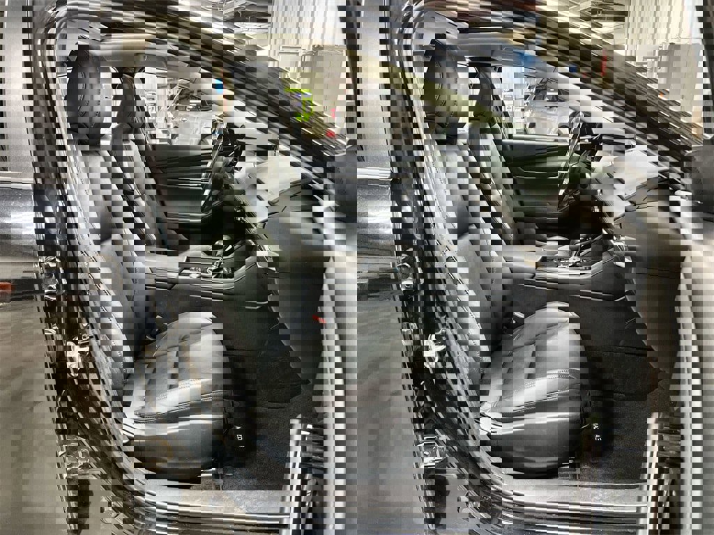 Used 2022 MAZDA MAZDA3 s image 26