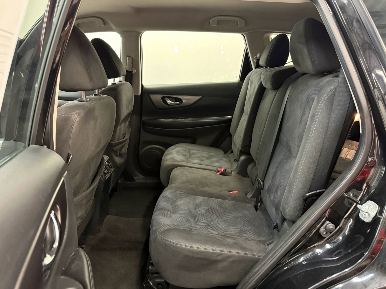 Used 2015 Nissan Rogue S AWD/4WD image 19