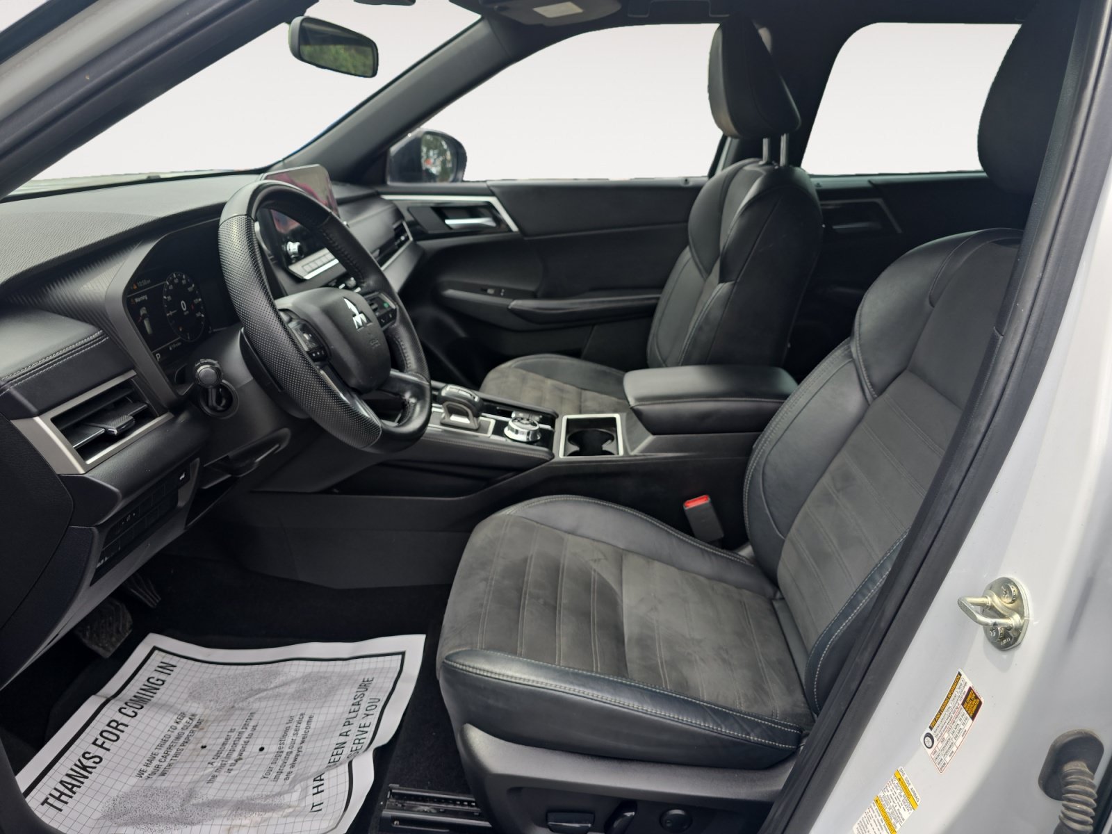 Used 2023 Mitsubishi Outlander SE Black Edition FWD image 22