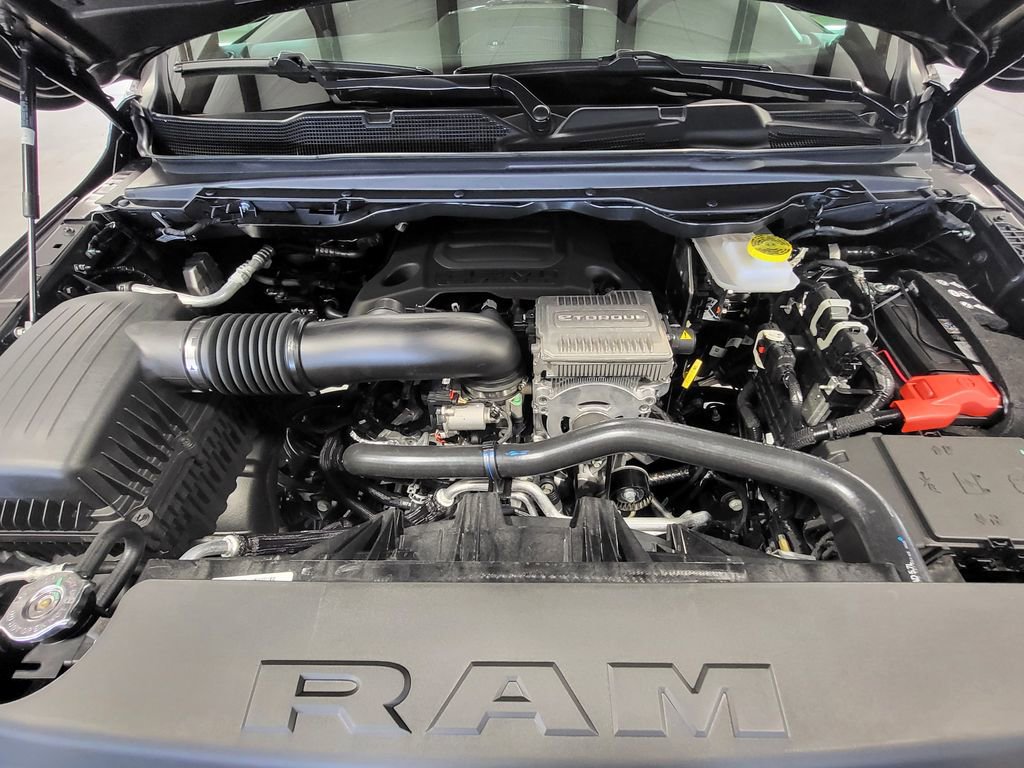 New 2026 RAM 1500 4x4 Crew Cab image 9