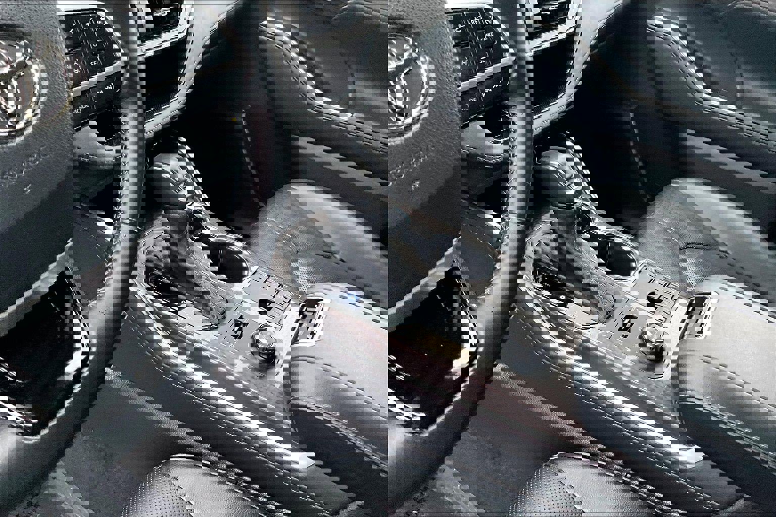 Used 2023 Toyota Highlander Platinum image 16