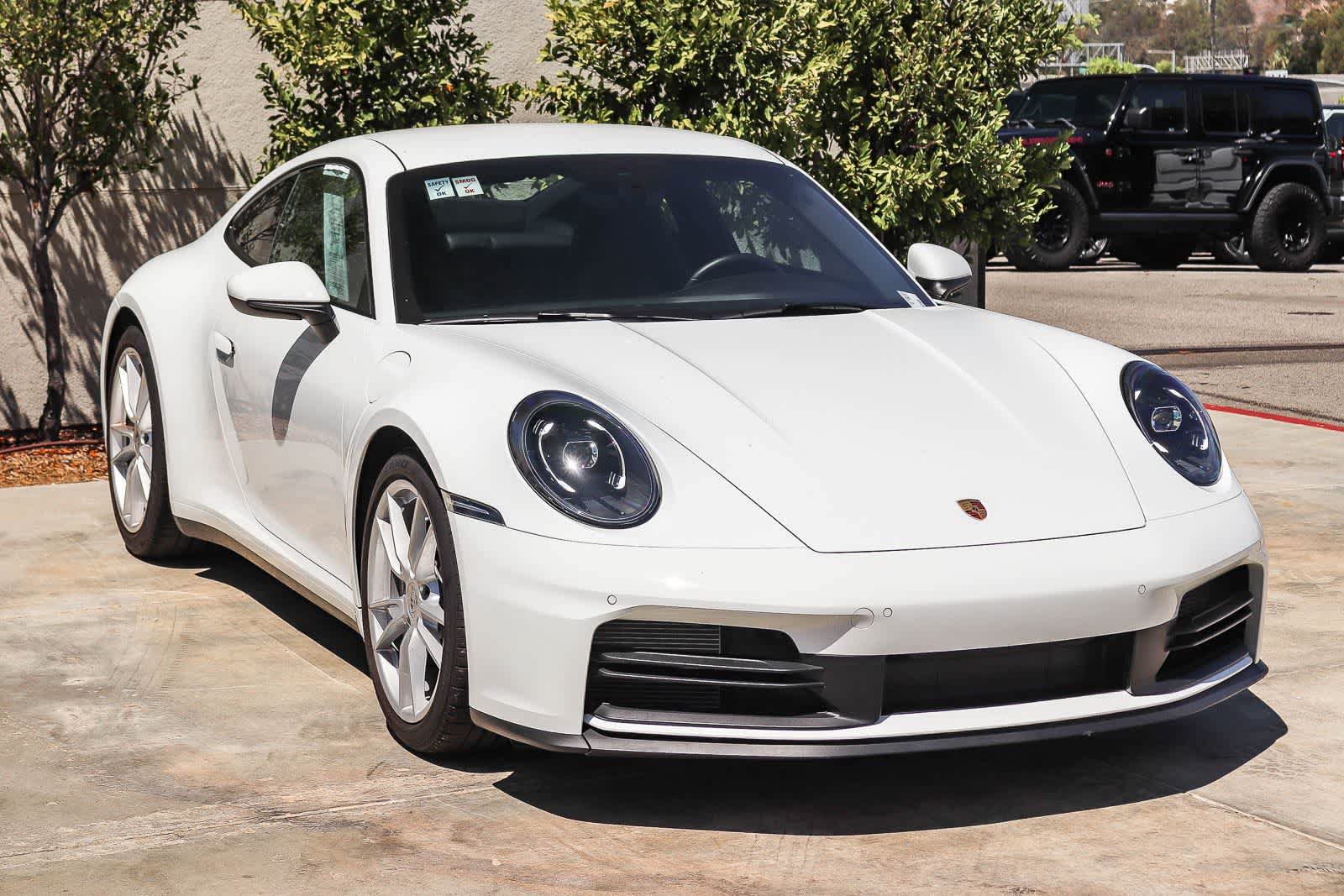 Used 2025 Porsche 911 Carrera RWD image 3