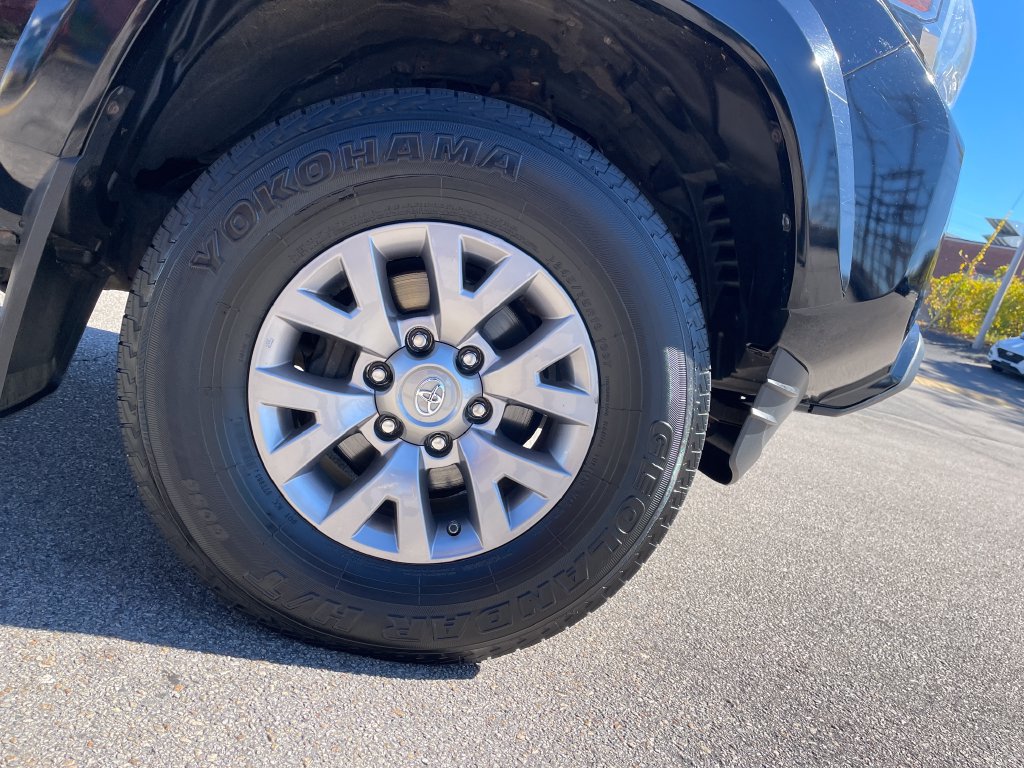 Certified 2019 Toyota Tacoma SR5 AWD/4WD image 11