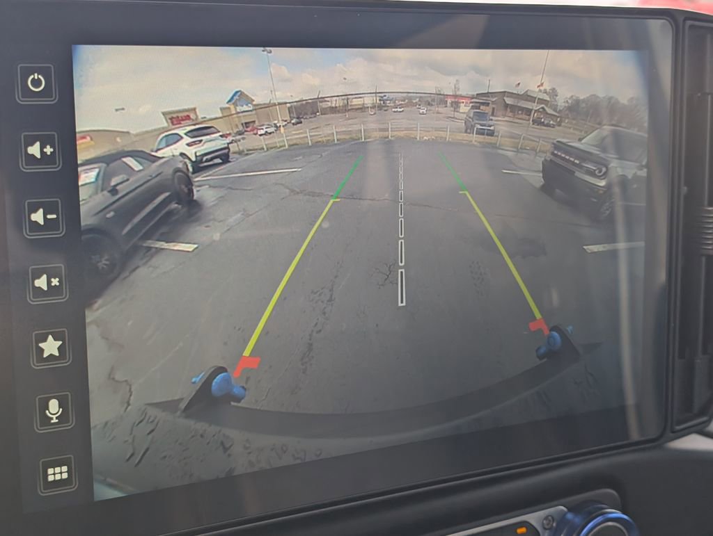 Used 2022 Jeep Wrangler Unlimited Sahara w/ Cold Weather Group image 19