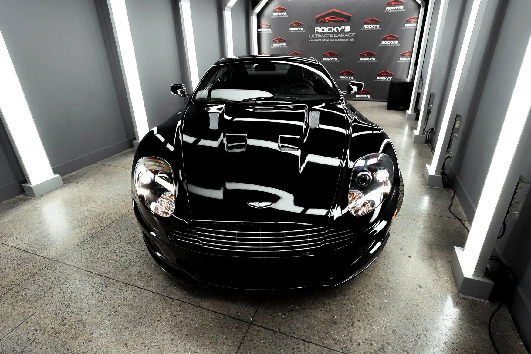 Used 2009 Aston Martin DBS Coupe 2D image 3