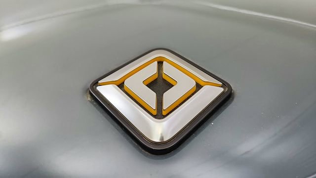 Used 2025 Rivian R1T Premium image 16