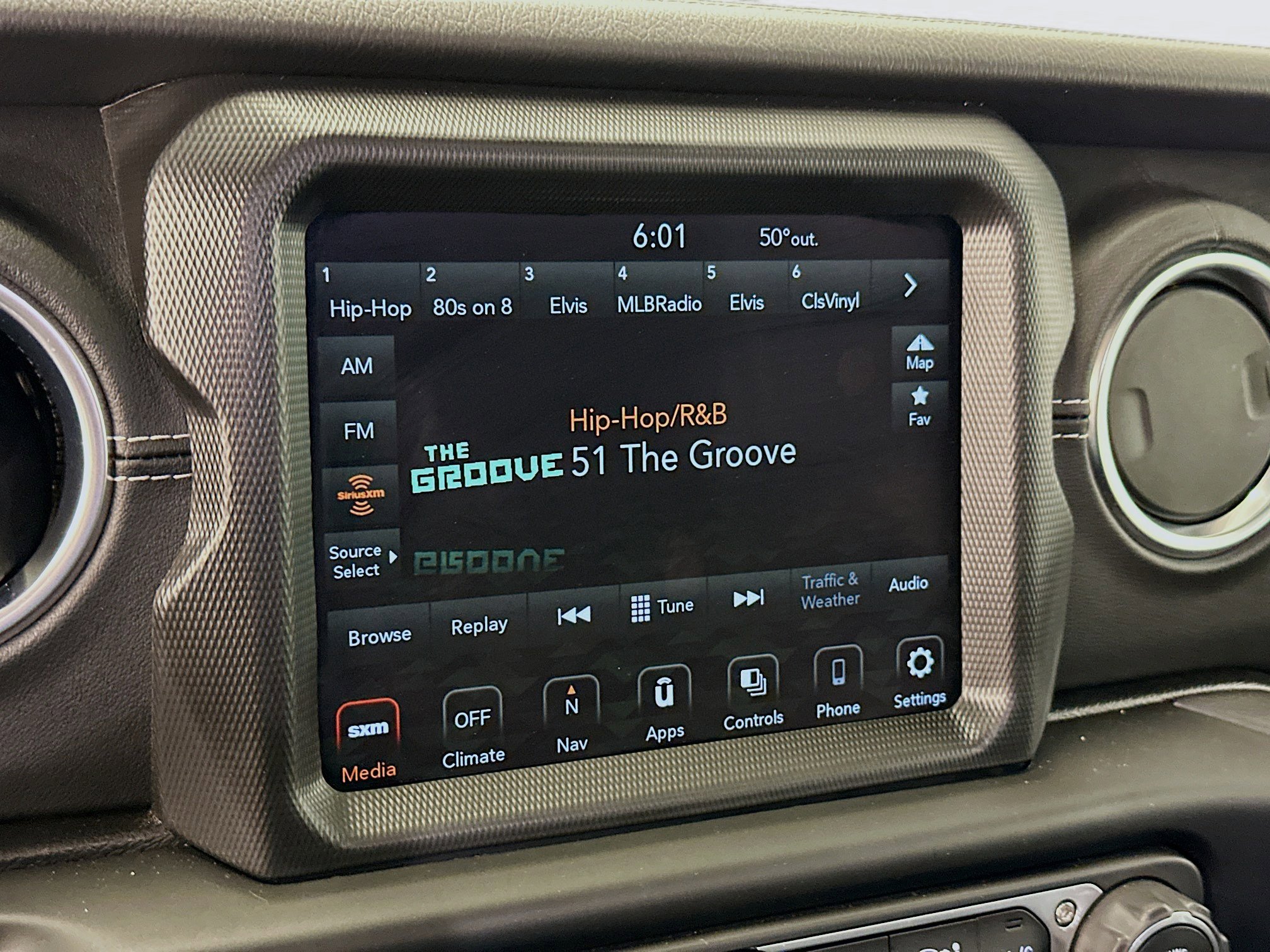 Used 2022 Jeep Wrangler Sahara AWD/4WD image 21