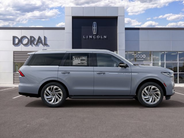 New 2027 Lincoln Navigator Premiere RWD image 5