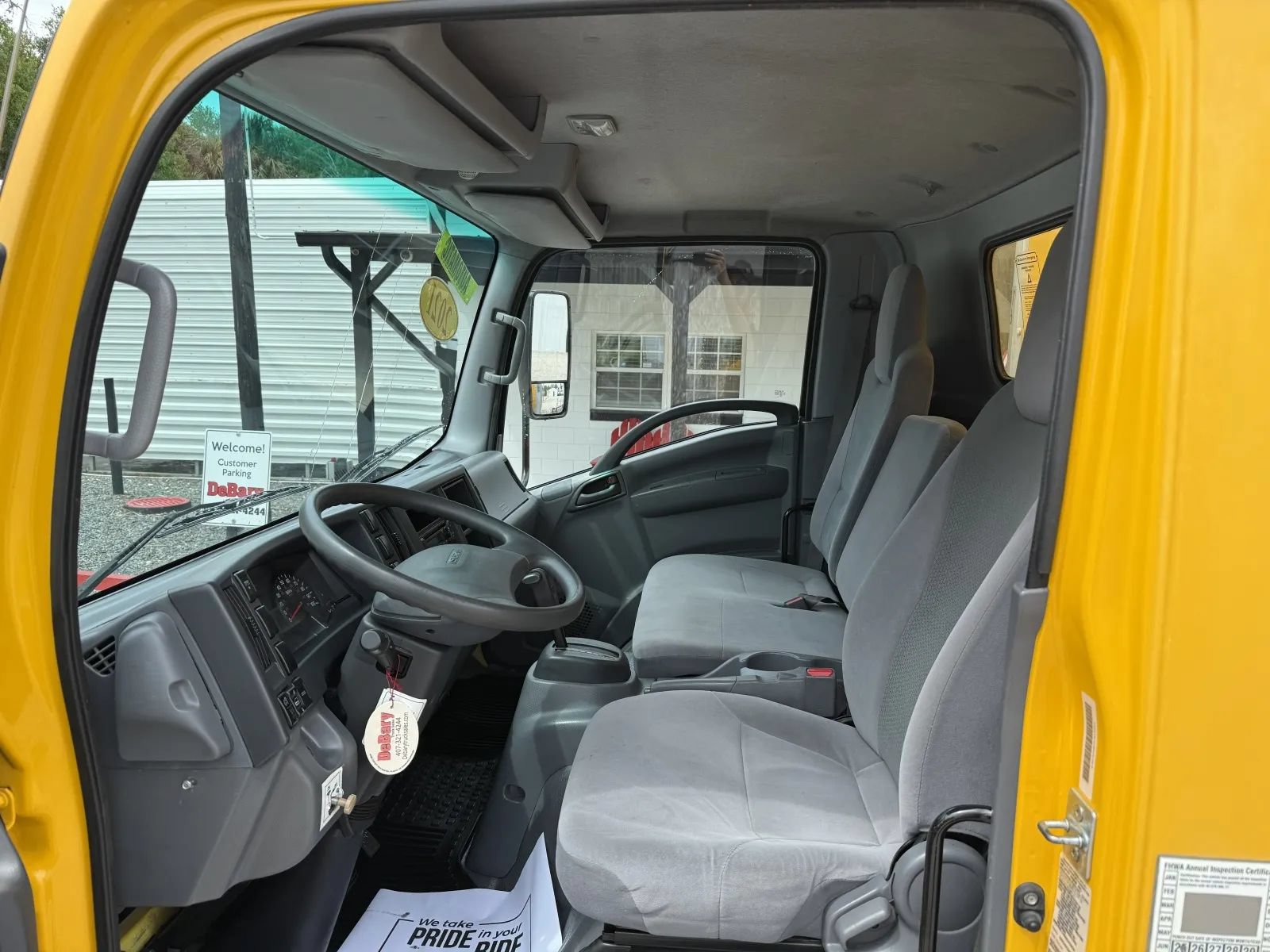 Used 2021 Isuzu NPR RWD image 16