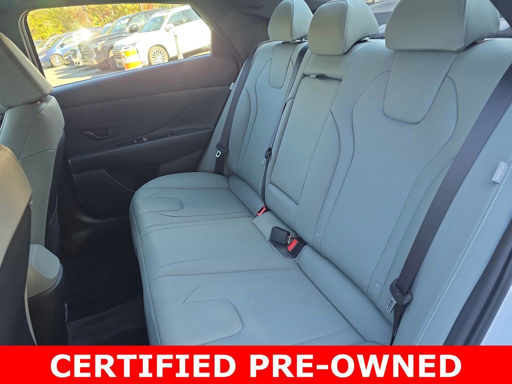 Used 2025 Hyundai Elantra Limited image 14