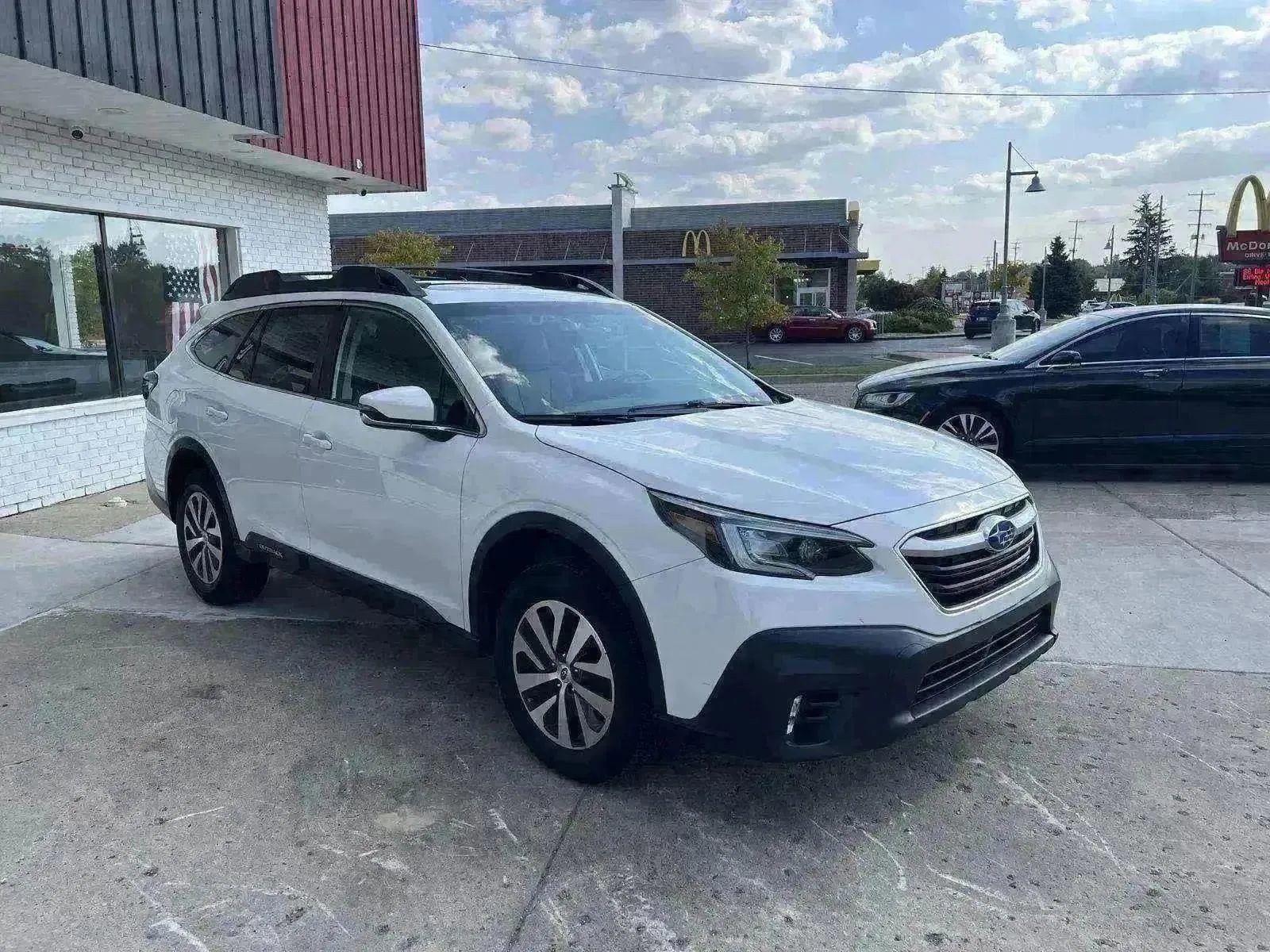 Used 2021 Subaru Outback Premium image 6