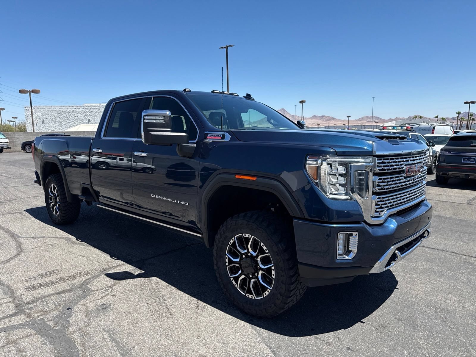Used 2023 GMC Sierra 3500 Denali w/ Denali Ultimate Package AWD/4WD image 3