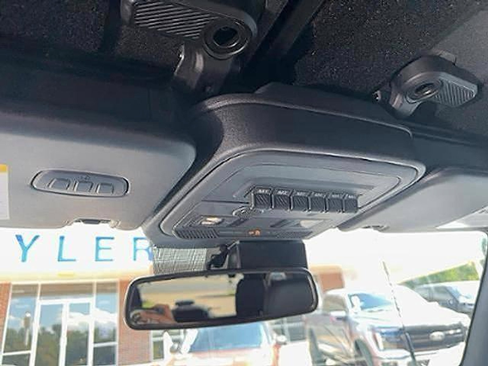 Used 2023 Ford Bronco Wildtrak image 21