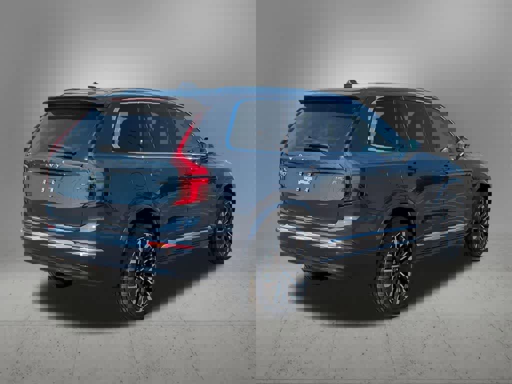 Used 2026 Volvo XC90 B5 Plus w/ Protection Package Premier image 6