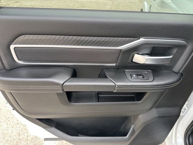 New 2026 RAM 3500 Big Horn AWD/4WD image 31