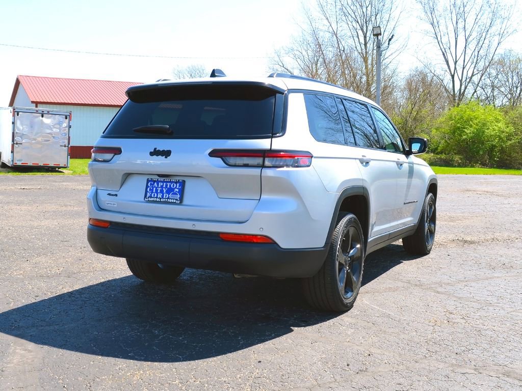 Used 2023 Jeep Grand Cherokee L Laredo image 4